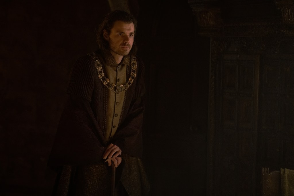 house of the dragon episode 9 viewers feel trauma over alicent and larys foot scene