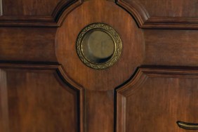 Resident Evil 4 remake Village Chiefs Manor Door